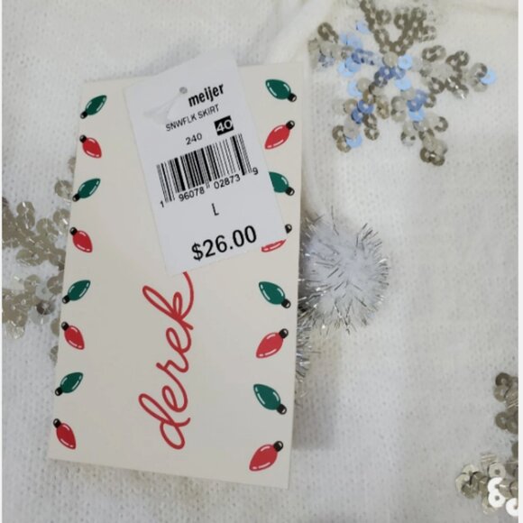 Derek Heart Juniors' Fuzzy Sequin Snowflake Mini Skirt - Picture 6 of 11